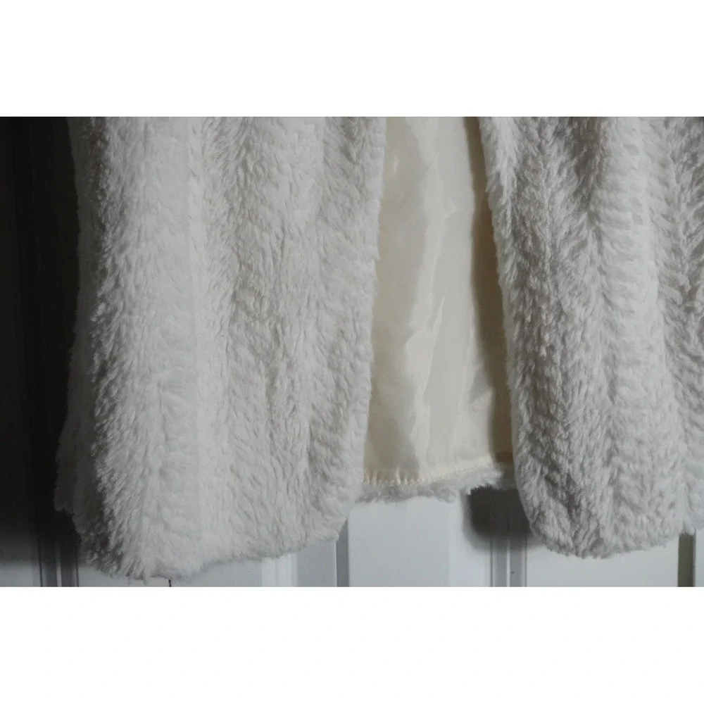 Faded Glory Faux Fur Vest Size S 6-6X Cottagecore Cream White Sleeveless